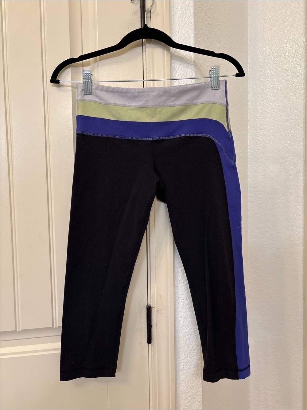 Lululemon Cropped Leggings Women’s Size 6 Colorblock Yoga Capri Pants